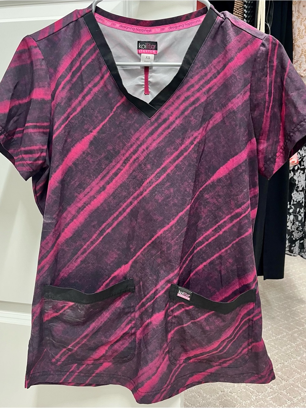 Koi Lite Women’s Magenta & Black V-Neck Short Sleeve Top